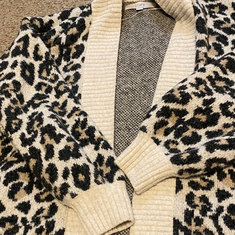 LOFT Leopard print Cardigan in Black and Cream - Picture 4 of 4